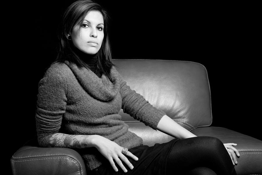 nadia-piercing-orange-graphicaderme-tatouage-studio-tattoo