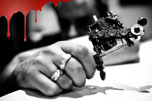  randy_beaugeois_tatoueur_paris_chatelet_les_halles_tatouage_atelier_168_la_bete_humaine_graphicaderme_paris