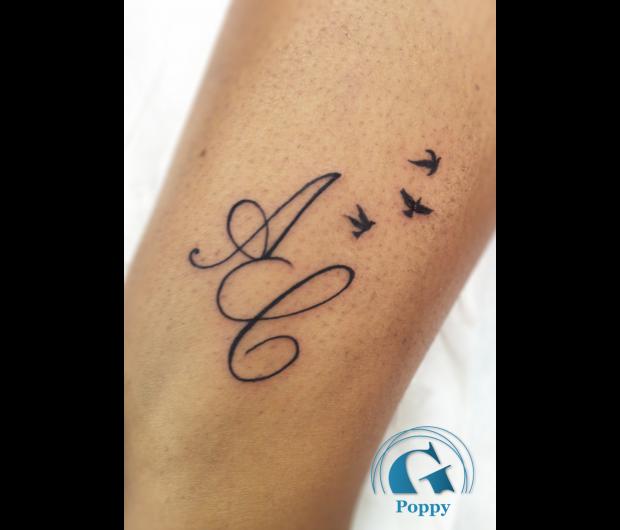 tatouage initiale graphicaderme tatouage initiale graphicaderme
