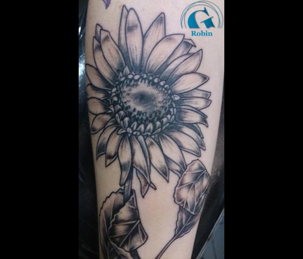 tatouage fleur graphicaderme tatouage fleur graphicaderme