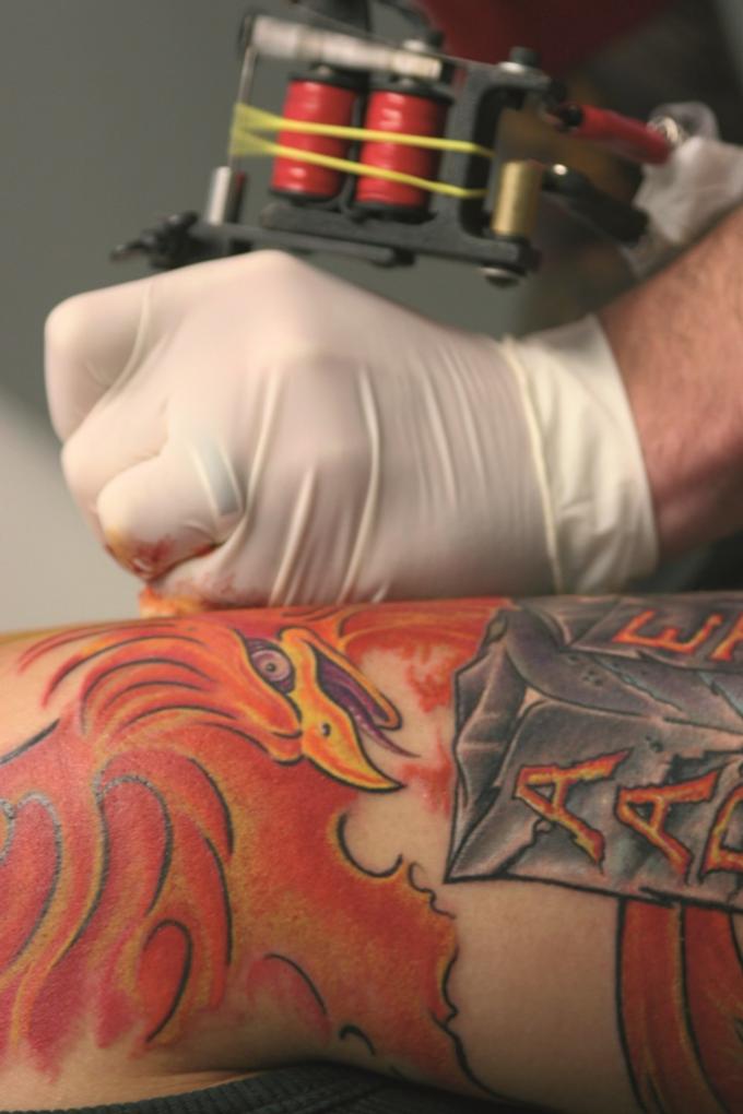 comment devenir tatoueur pierceur