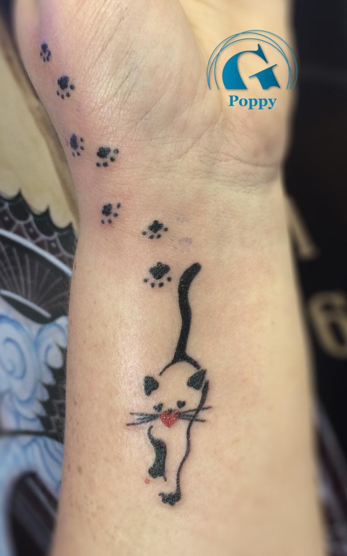 Tatouage poignet femme | Graphicaderme