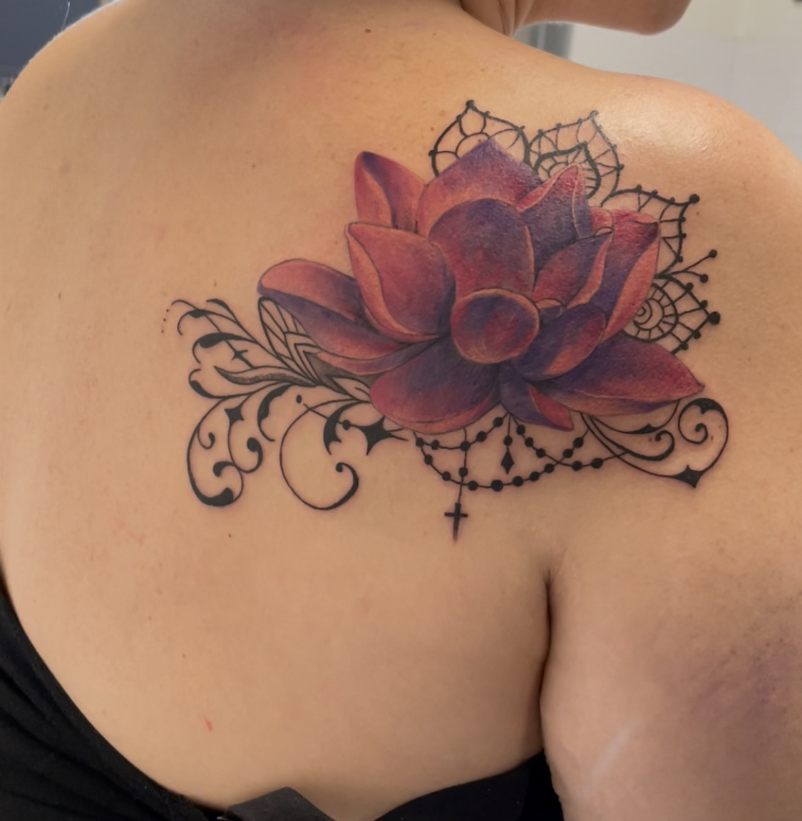 graphicaderme-avignon-tattoocover-covertatouageavignon-covertatouagevaucluse-lotustattoo-tatouagelotusavignon-tatoueursvaucluse-meilleurstatoueurs.jpg