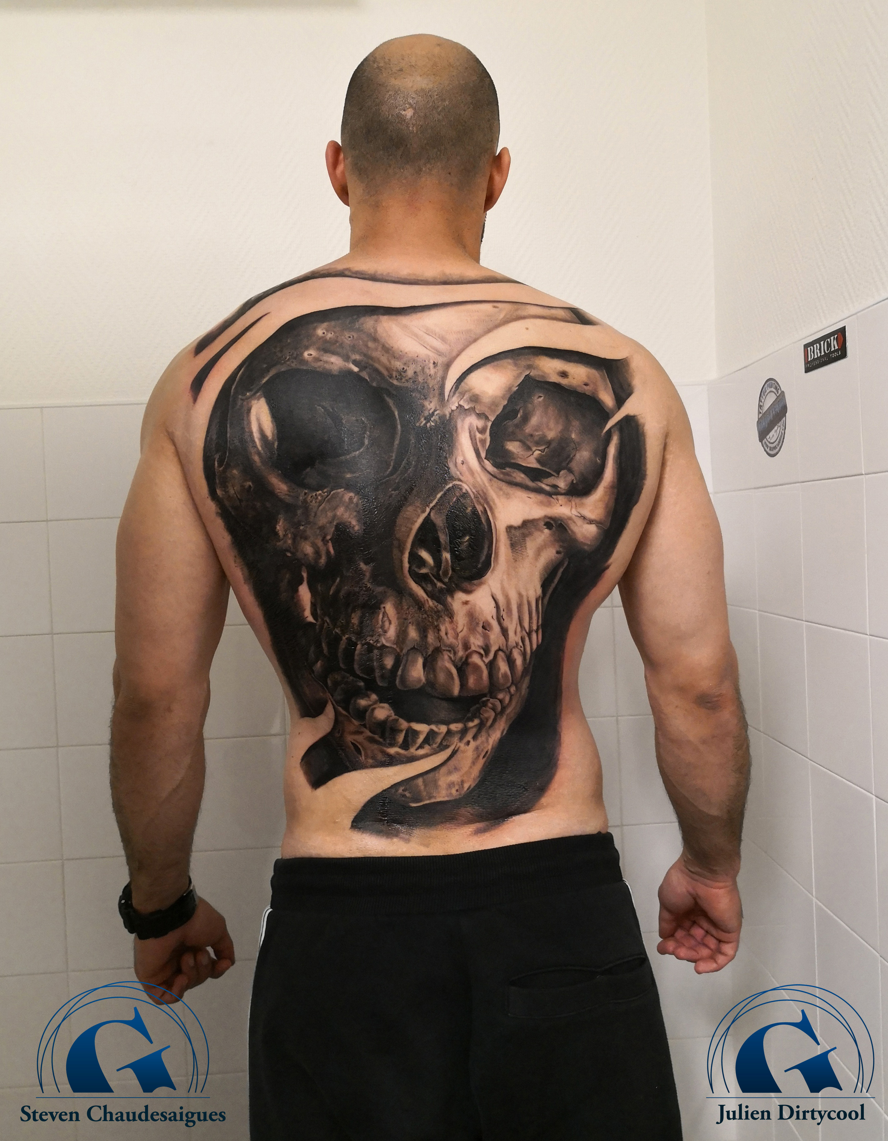 graphicaderme-avignon-vaucluse-doscimplet-stevenchaudesaigues-juliendirtycool-skull-crane-tattoo-tatouage.jpg