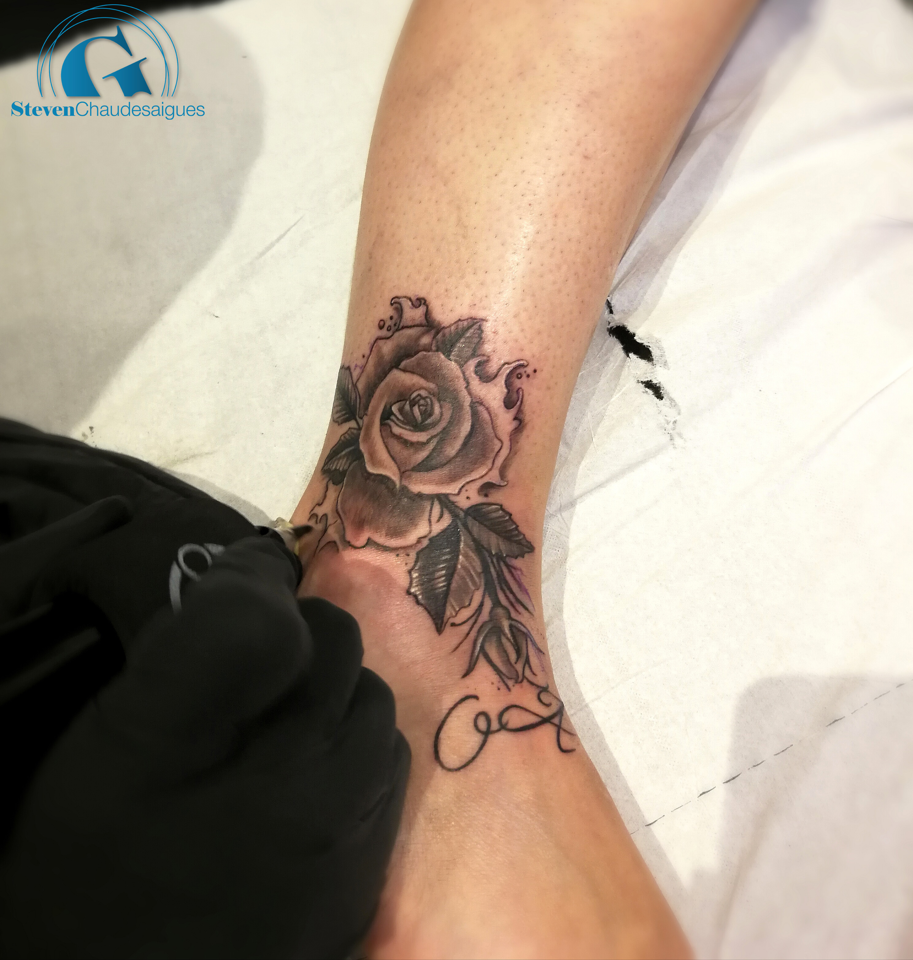 graphicaderme-steven-tatoueur-avignon-rose