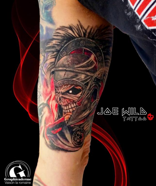 graphicaderme-vaison-la-romaine-joe-wild-meilleure-tatoueuse-france