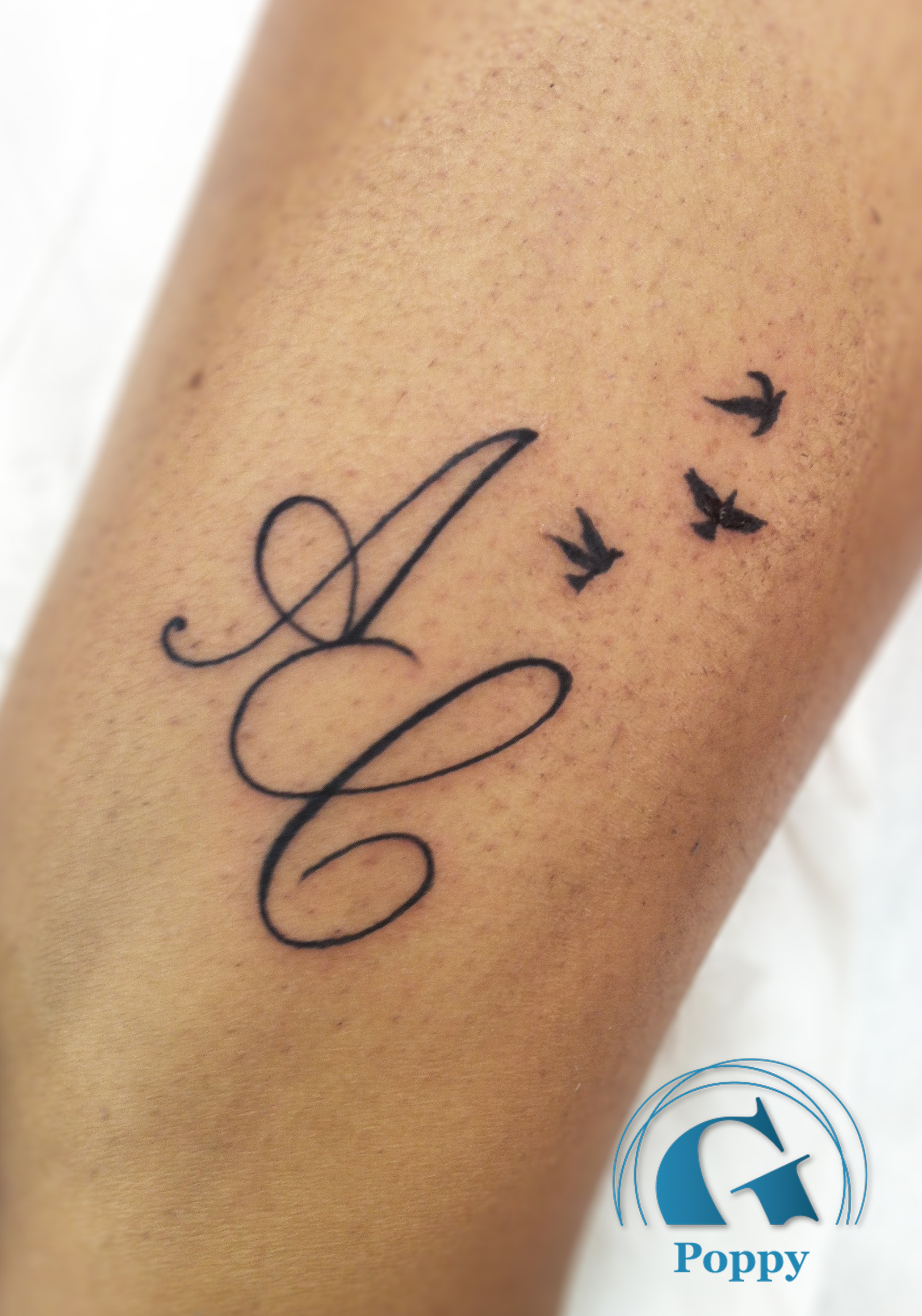 Tatouage initiale Graphicaderme Tatouage initiale Graphicaderme