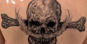 graphicaderme-tatouagedostetefemort-tatouageavignondos-tatoueursavignon-tatouageonepiece-tatouagebarbeblanchedos-tatouagemanga-tatouagehommedos-tatouageavignon-meilleurstatoueursavignon-tatoueursvaucluse