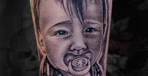 meilleure-tatoueuse-vaison-joe-wild-tatouage-bebe-tattoo-enfant