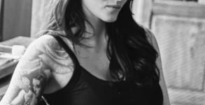 Tamara Chaudesaigues tatoueuse du studio Graphicaderme Avignon présente à la convention internationale du tatouage de Marseille 2026