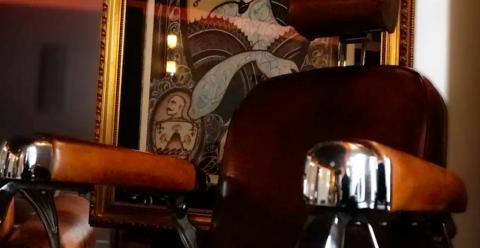 Tatouage photoréaliste réalisé à Graphicaderme, studio de tatouage à Chaudes-Aigues dans le Cantal, spécialisé en portraits et noir et gris.