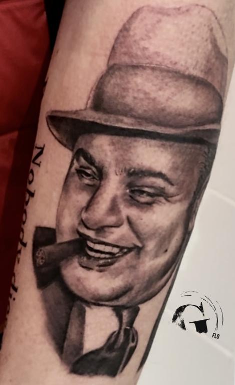  graphicaderme-avignon-tatouageportrait-tatouagegangster-alcaponeportrait-portraitgangsters-tatouageportraitavignon-meilleurstatoueursavignon-meilleurstatoueursvaucluse