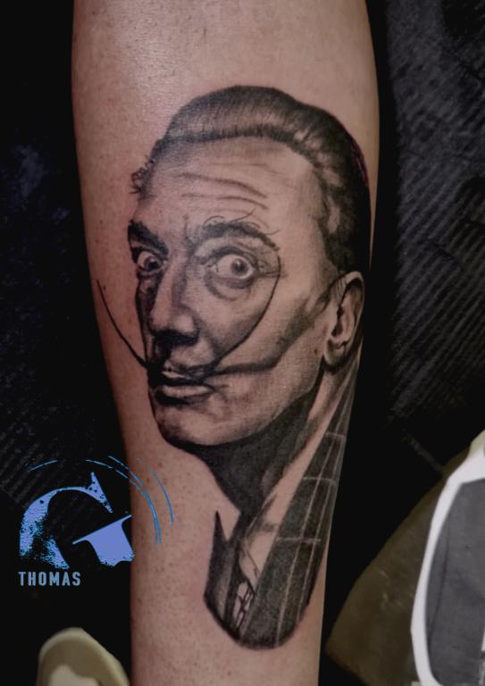 Graphicaderme-Avignontatoueurs-tatouageavignon-dali-salvadordali-portraitdali-meilleurtatoueursavignon-tatouageportraitvaucluse