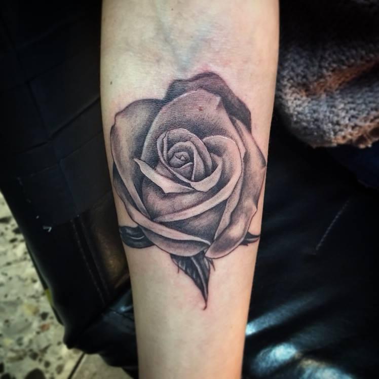 graphicaderme_rose_avignon_tatouage_tattoo
