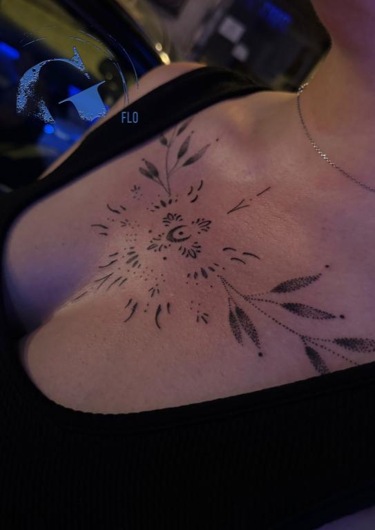 graphicaderme-tatoueursavignon-tatouagesvignon-tatouageornemental-tatouagefemmetorse-tatouageornementalfemme-tatouagefeminintorse-tatouagedotfemme-meilleurstatoueursavignon-meilleurstatoueursvaucluse