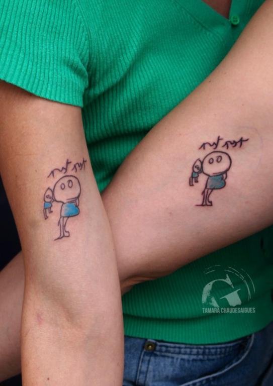  tatouageenfant-tatoueursavignon-tamarachaudesaigues-meilleurstatoueursavignon-tatoueursvaucluse-tatoueuseavignon-tatouagefemme-tatouagemaman-tatouagedessinenfant-graphicaderme-chaudesaigues-tatouagecouple-tattoocouple