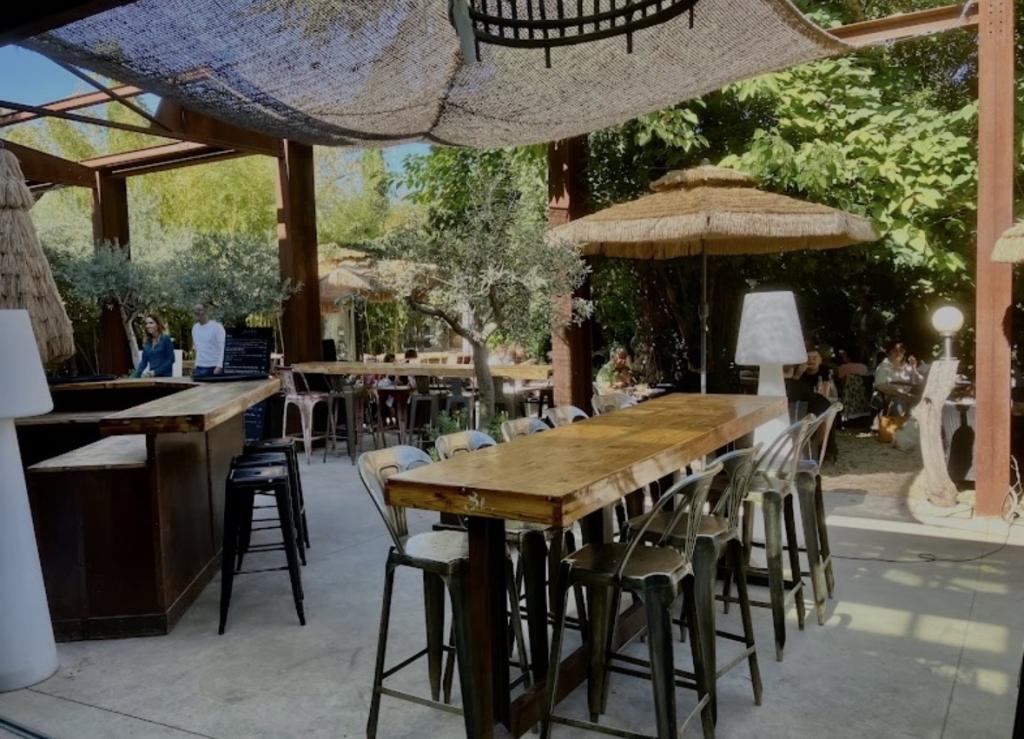 Terrasse du restaurant Maison Bronzini à Villeneuve-lès-Avignon