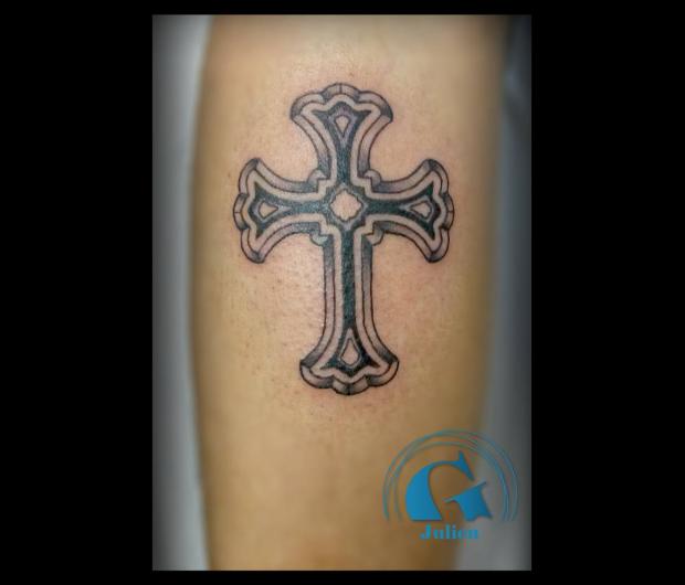 tatouage croix graphicaderme tatouage croix graphicaderme