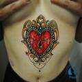 graphicaderme_avignon_coeur_heart_tatouage_underboob