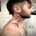 graphicaderme-avignon-tatouagehomme-tatouagecou-tatouagehirondelles-tatouagehirondellecou-tatouagerealiste-tatouagehommage-meilleurstatoueursavignon-tatouagerealiste