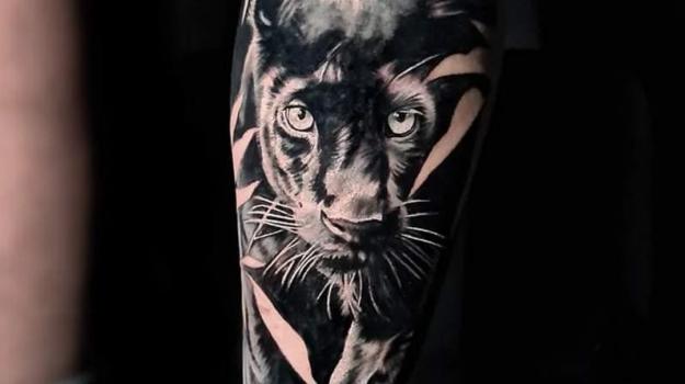 meilleure-tatoueuse-paris-barbara-rosendo-tatouage-tattoo-panthere-realiste