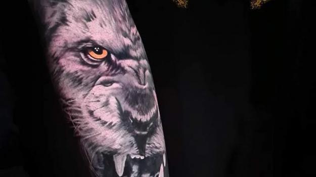 meilleure-tatoueuse-paris-barbara-rosendo-tatouage-tattoo-lion-rugissant