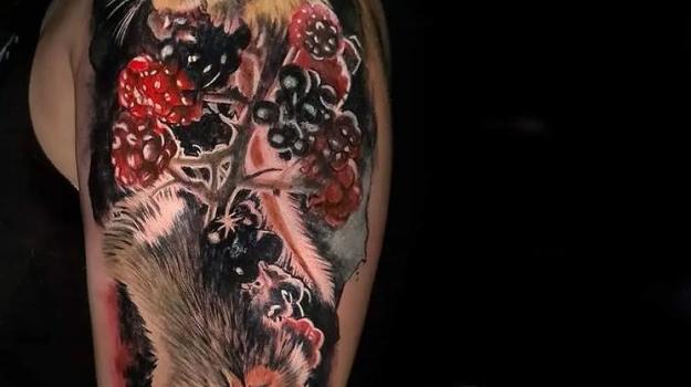 meilleure-tatoueuse-paris-barbara-rosendo-tatouage-tattoo-rongeur-fruit