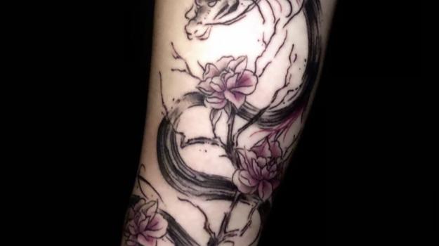 meilleur-tatoueur-paris-bro-vanthorn-tatouage-tattoo-dragon-fleurs