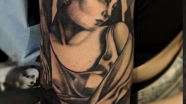 graphicaderme-tatouage-avignon-tatoueursavignon-tamaradelempickatatouage-cubismtattoo-tatouagerealisteavignon-tamarachaudesaigues