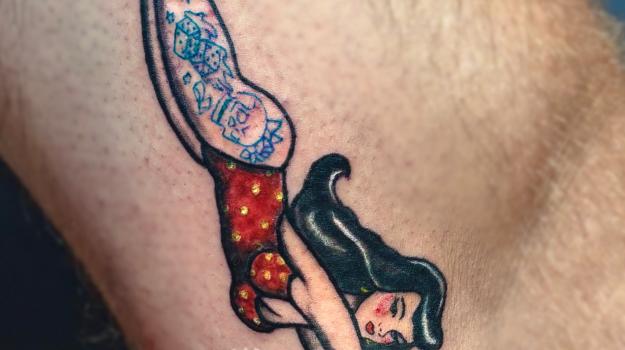 graphicaderme-tatouageavignon-tamarachaudesaigues-pinupoldschool-pinuptattoo-pinupretro-meilleurstatoueursoldschool-meilleurstatoueursavignon