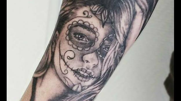 joe-wild-tatoueur-vaison-la-romaine-nyons-carpentras-tatouage-vaison-santa-muerte