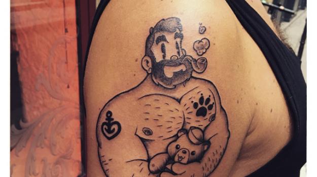 meilleur-tatoueur-paris-bro-tatouage-kinky-bear-sailor-tattoo