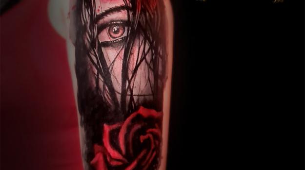 meilleure-tatoueuse-paris-barbara-rosendo-tatouage-tattoo-rose-rouge-œil