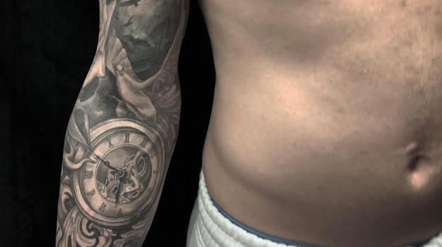 tatouage-homme-tatoueur-bastia-tatoauge-bastia-calvi-tatoueur-furiani-tatoueur