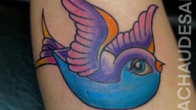 tatouageoldschool-hirondelleoldschool-tatouagecouleurs-tatouageavignon-tamarachaudesaigues-meilleuretatoueursavignon-meilleurstatoueusevaucluse-tatouagecouleur