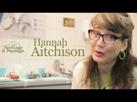 Hannah Aitchison au studio de tatouage Graphicaderme d’Avignon